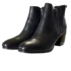 Blondo Siena Waterproof Leather Booties
Size 11